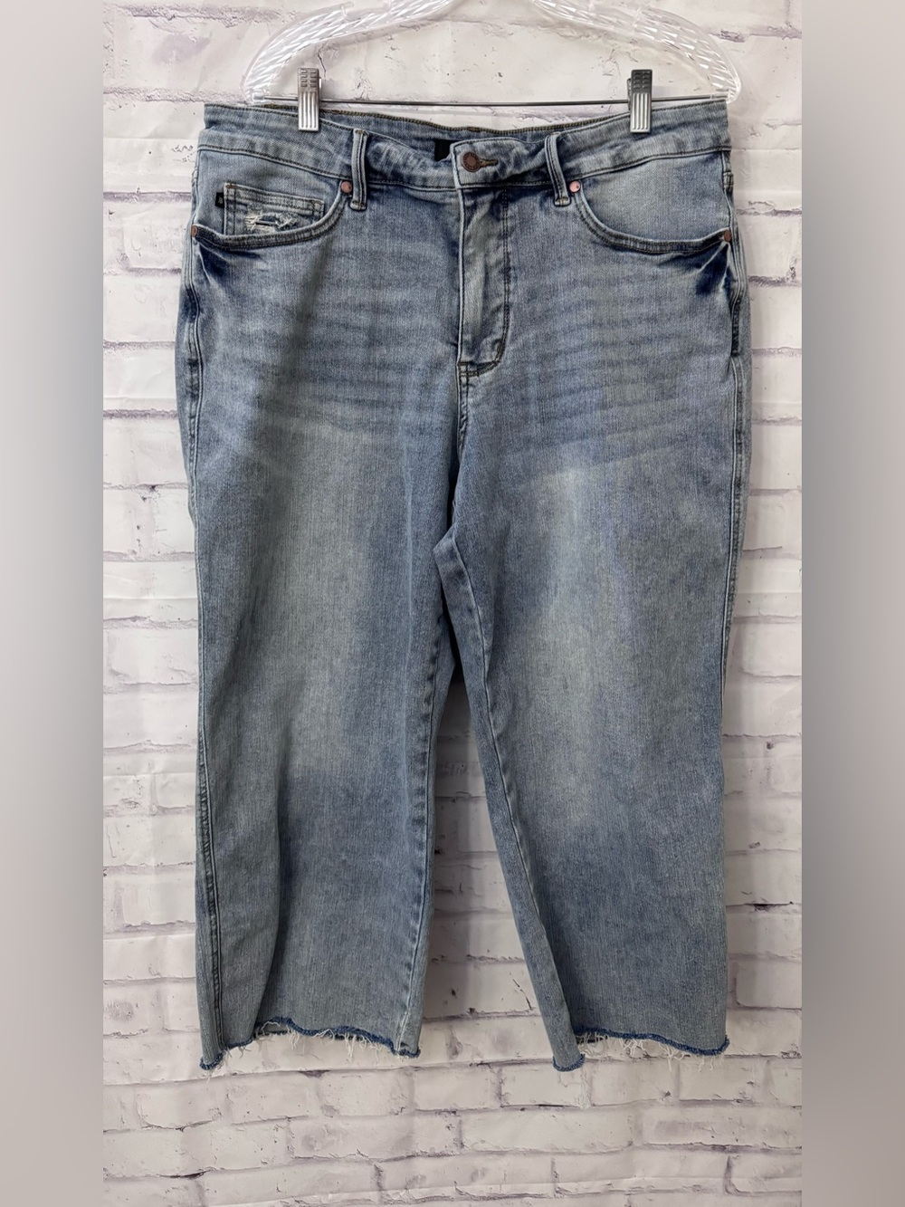 Judy Blue 18W Wide Crop Raw Hem Tummy Control Jeans Slimming Stretch Distressed